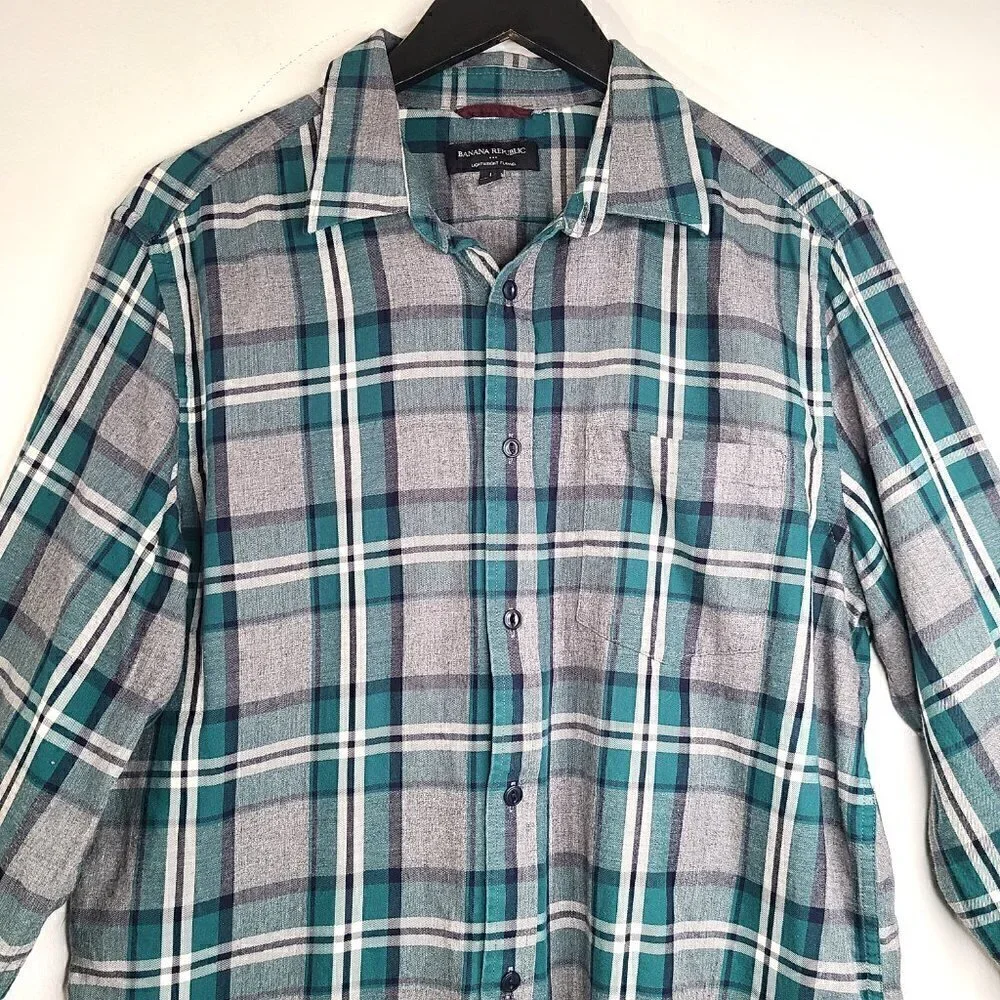 Banana Republic Untucked Grey Green Plaid Lightweight Flannel Shirt